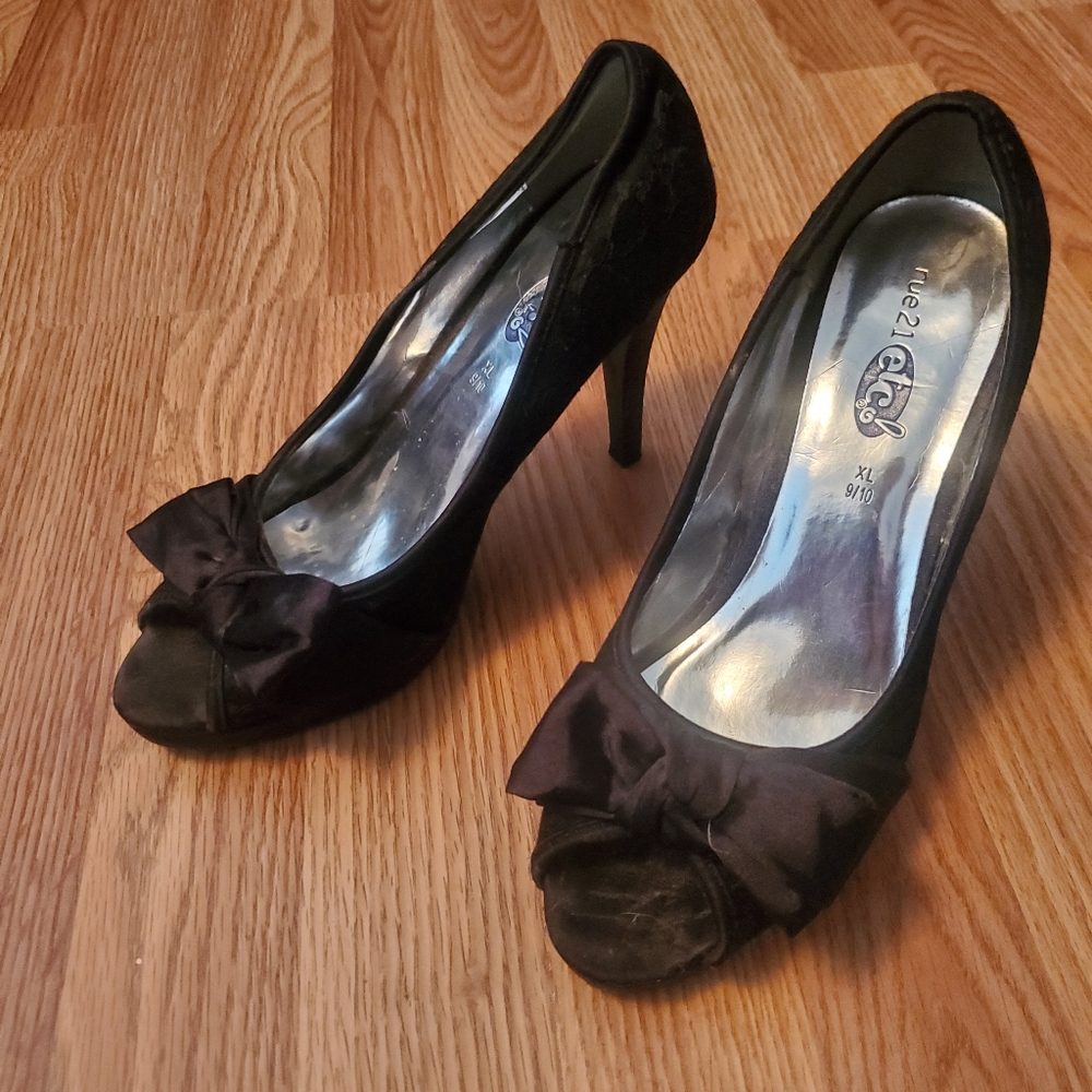 Black lace heels